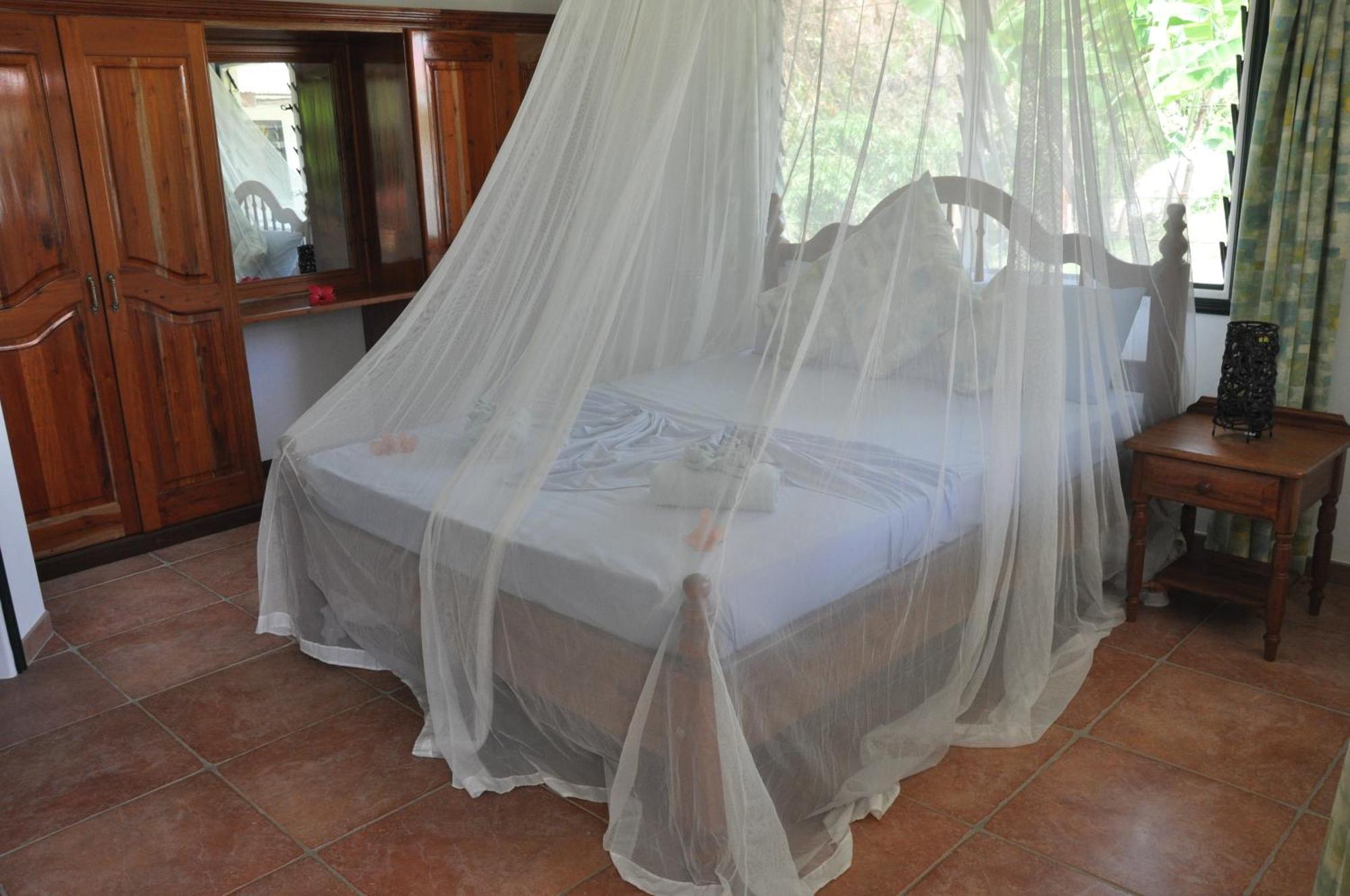 La Bel Zilwaz Guesthouse La Digue Rum bild